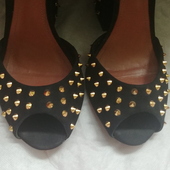Schutz Black Gold Spike Studs Heels 10 - Picture 4 of 16